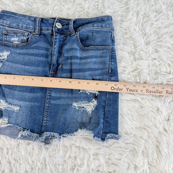 American Eagle Hi-Rise Mini Denim Skirt Size 4 Blue Stretch Distressed Y2K - Picture 8 of 11